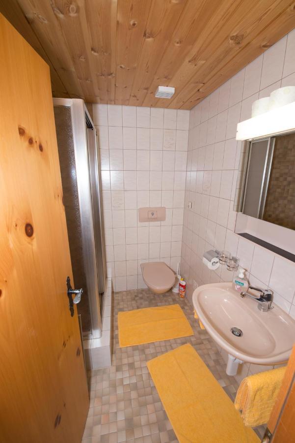 Chasa Plajet Lägenhet Ramosch Exteriör bild